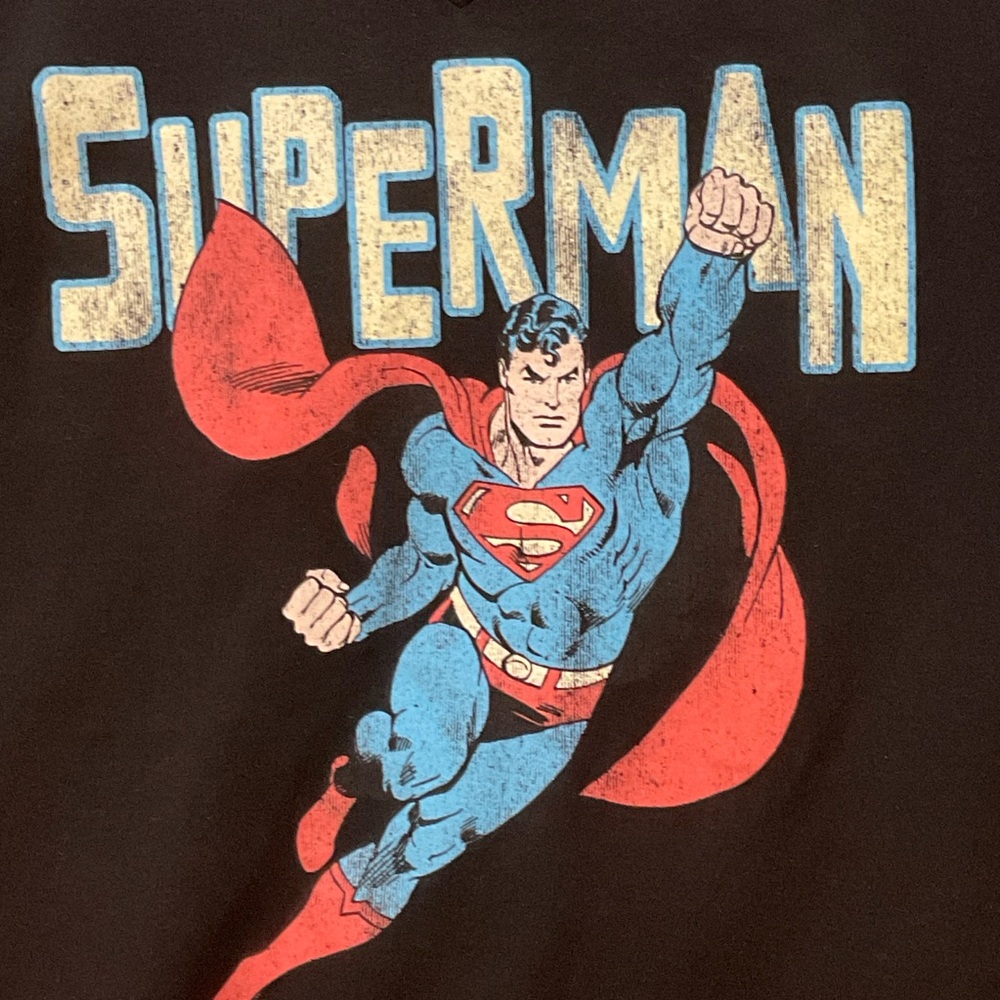 DC Comics Superman Shield Graphic Tee—-great oversized unisex tee xxxl